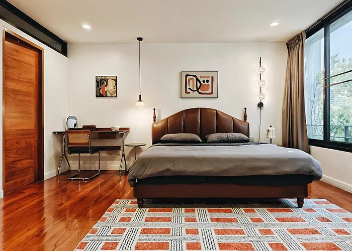 4br Modern Art With Free Wi-fi Netflix Vinyl Bangkok
