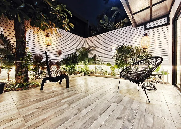 Villa 4br Modern Art With Free Wi-fi Netflix Vinyl Bangkok