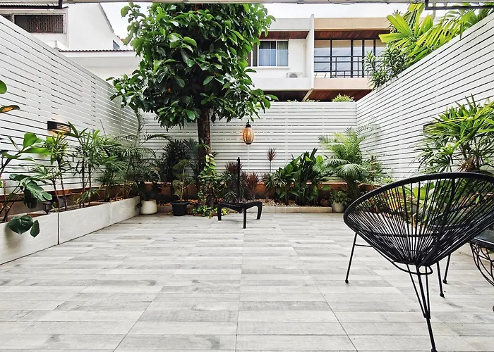 4br Modern Art With Free Wi-fi Netflix Vinyl Villa *