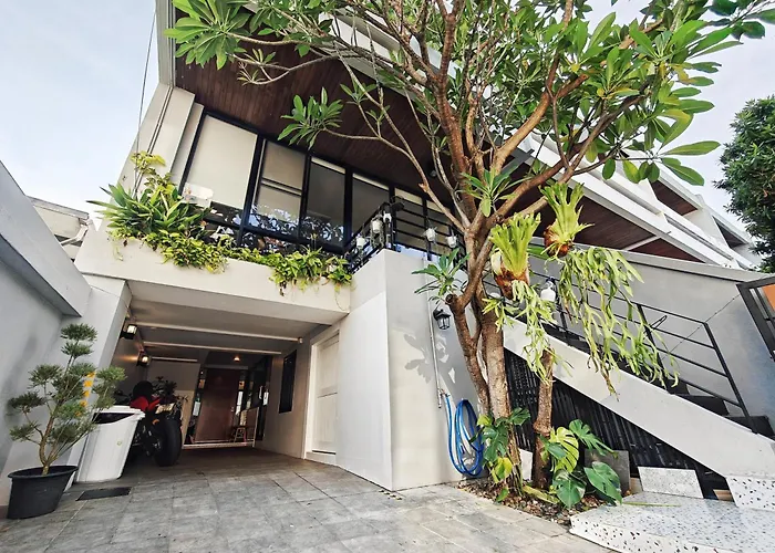 4br Modern Art With Free Wi-fi Netflix Vinyl Villa *