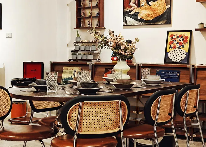 4br Modern Art With Free Wi-fi Netflix Vinyl Villa Bangkok