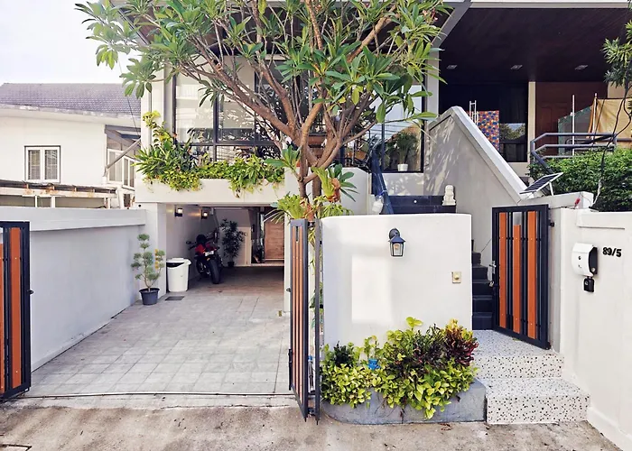 Villa 4br Modern Art With Free Wi-fi Netflix Vinyl Bangkok