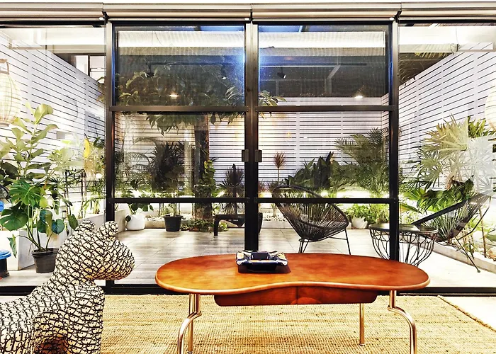 4br Modern Art With Free Wi-fi Netflix Vinyl Bangkok