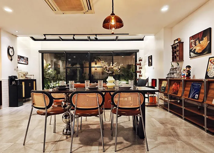 4br Modern Art With Free Wi-fi Netflix Vinyl * Bangkok