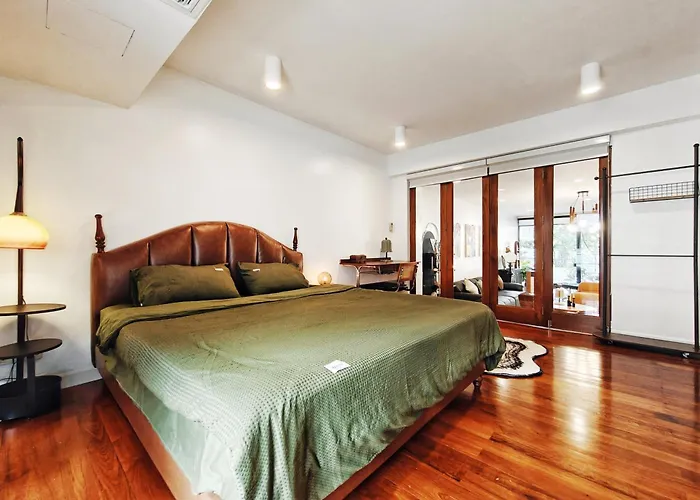 4br Modern Art With Free Wi-fi Netflix Vinyl Villa *