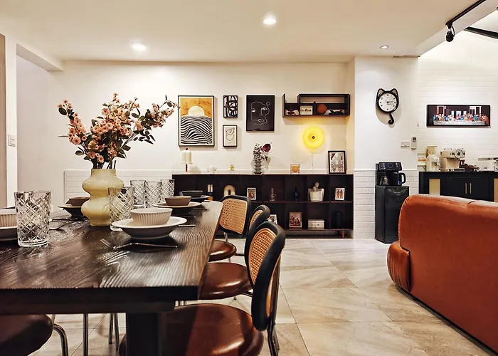 Villa 4br Modern Art With Free Wi-fi Netflix Vinyl