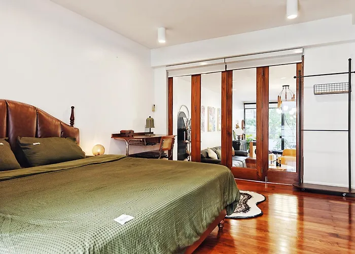 4br Modern Art With Free Wi-fi Netflix Vinyl Villa *