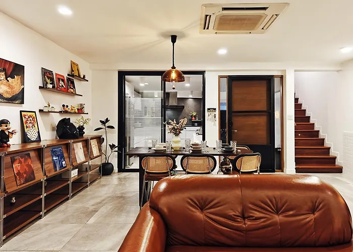 4br Modern Art With Free Wi-fi Netflix Vinyl Villa *