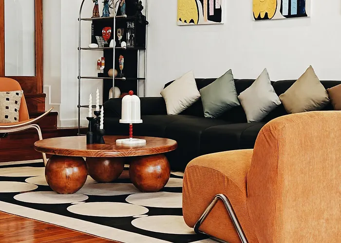 4br Modern Art With Free Wi-fi Netflix Vinyl Villa