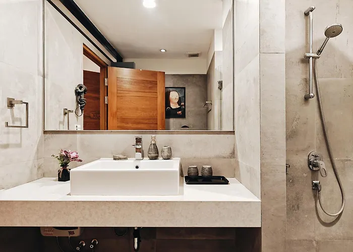 4br Modern Art With Free Wi-fi Netflix Vinyl Bangkok