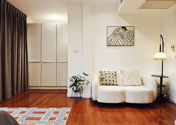 4br Modern Art With Free Wi-fi Netflix Vinyl