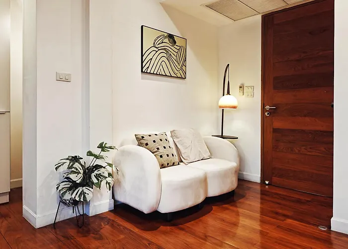 Villa 4br Modern Art With Free Wi-fi Netflix Vinyl *