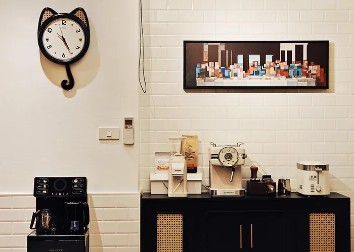 4br Modern Art With Free Wi-fi Netflix Vinyl *