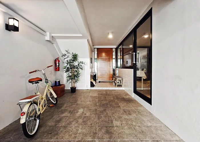 4br Modern Art With Free Wi-fi Netflix Vinyl Villa *