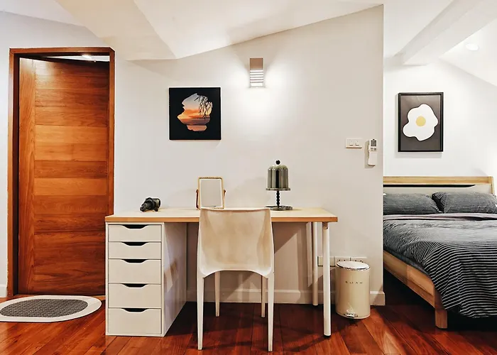 Villa 4br Modern Art With Free Wi-fi Netflix Vinyl Bangkok