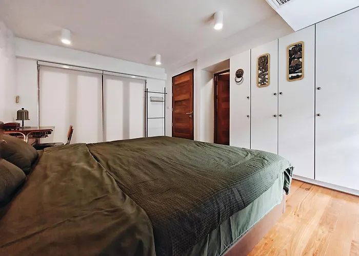 4br Modern Art With Free Wi-fi Netflix Vinyl Villa *