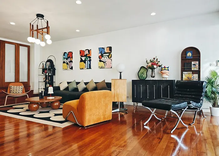 4br Modern Art With Free Wi-fi Netflix Vinyl *