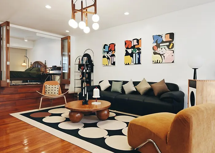 4br Modern Art With Free Wi-fi Netflix Vinyl