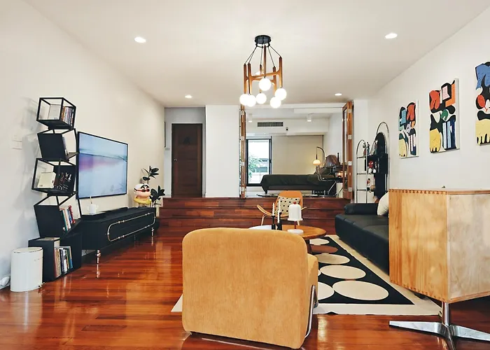Villa 4br Modern Art With Free Wi-fi Netflix Vinyl Bangkok